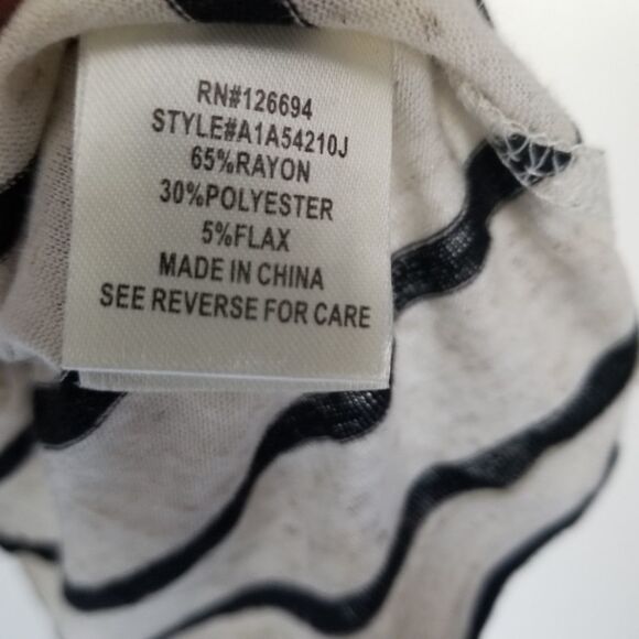 Spoiled 2 piece tank/crop top black/white size L - Picture 10 of 10